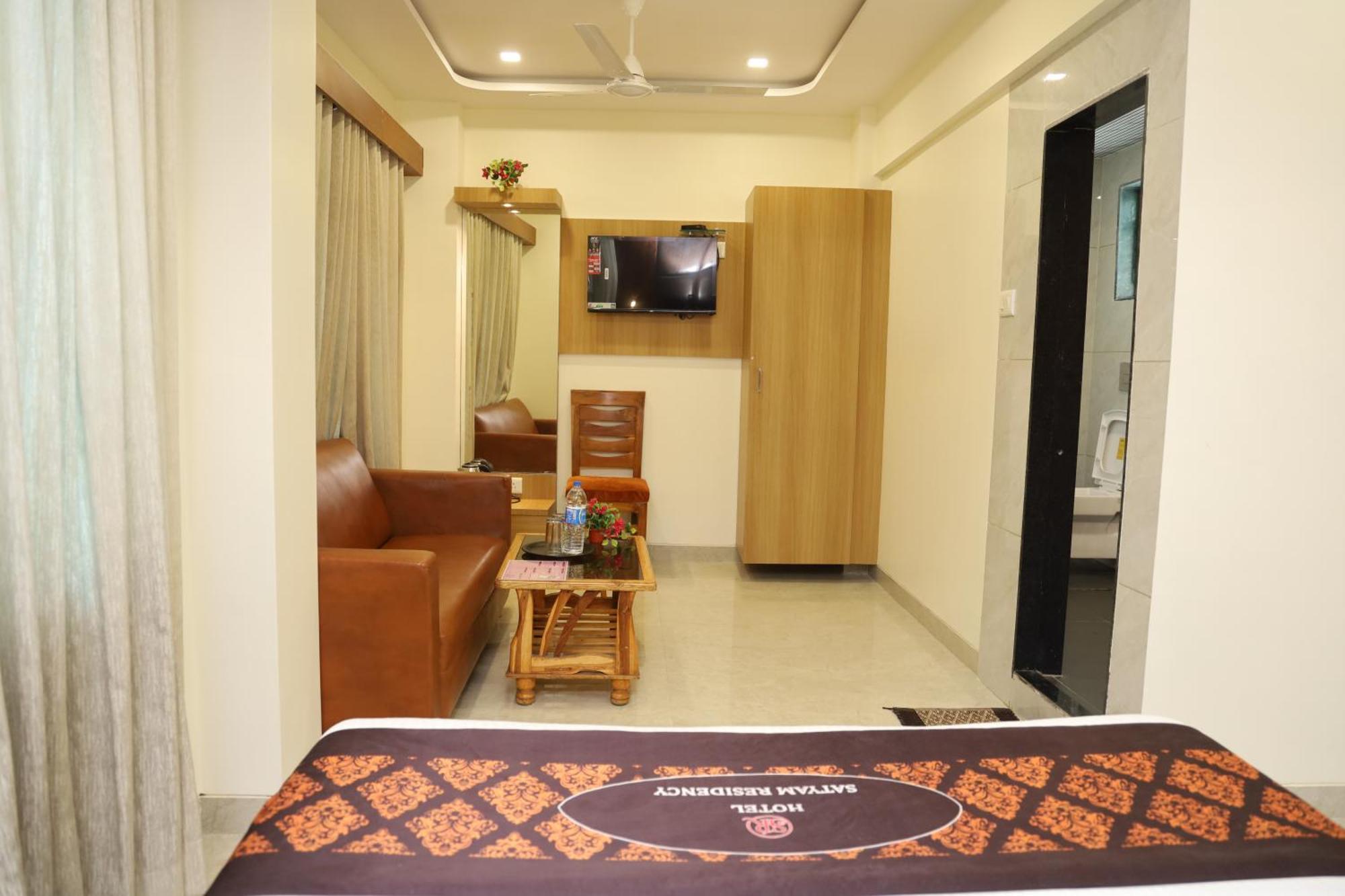 Hotel Satyam Residency Navi Mumbai Bagian luar foto
